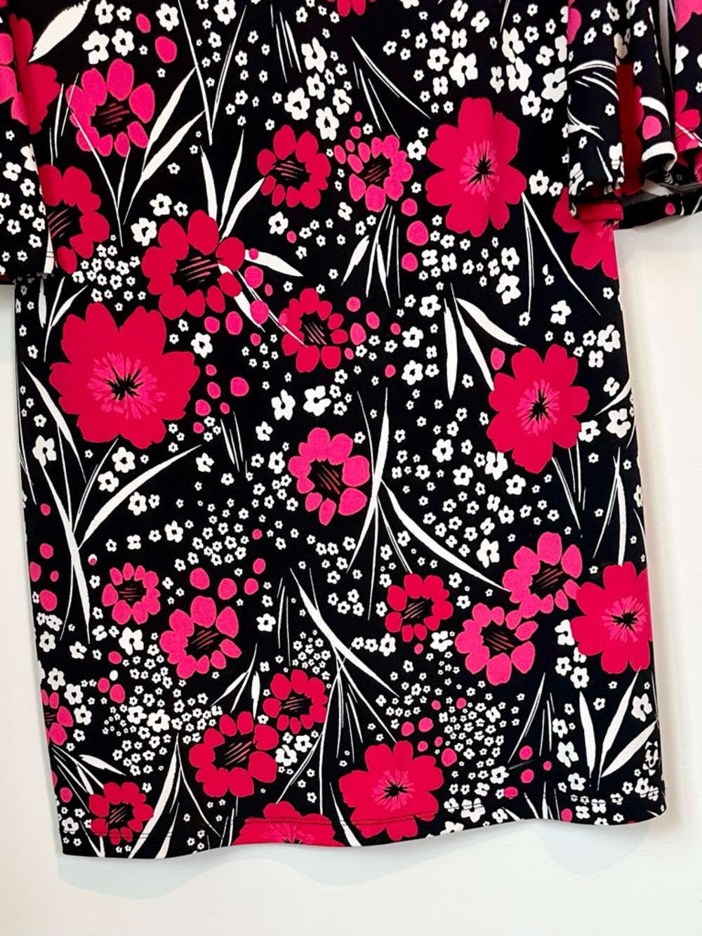 Tommy Hilfiger Black Dress with Hot Pink & White Floral Print and Bell Sleeves - Picture 5 of 8